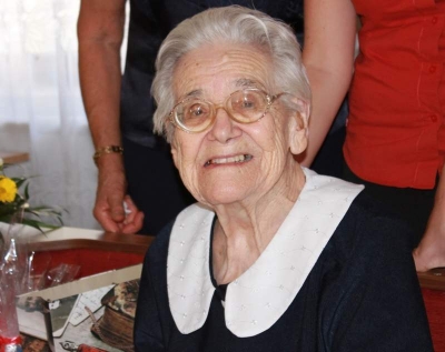 Juhász Istvánné Kossa Mária arany-, gyémánt-, vasdiplomás tanítónő, Tiszaszőlős díszpolgára 100 éves… 